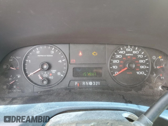 2006 Ford F-250 XL z VIN 1FTSX21PX6EA04242, wystawiony jako Copart lot #59104995 z przebiegiem 157 947 mil mil oraz Czysty tytuł • Clean title. Historia ofert i sprzedaży dostępna na DreamBid. Obrazek 9.