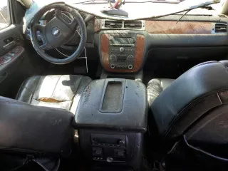 2007 Chevrolet Avalanche 3LT z VIN 3GNFK12387G228939, wystawiony jako Copart lot #46842445 z przebiegiem 238 100 mil mil oraz Szkoda całkowita • Salvage title. Historia ofert i sprzedaży dostępna na DreamBid. Obrazek 8.