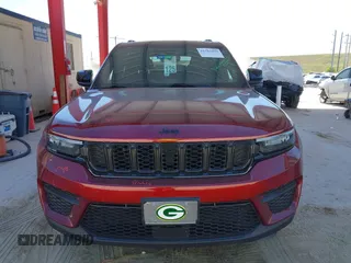 2023 Jeep Grand Cherokee Altitude with VIN 1C4RJHAG4PC661182, listed as a IAAI auction lot 41782999 with 40,507 mi miles. Bid and sale history available at carsss.com. Image 13.