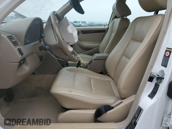 2000 Mercedes-Benz C 230 Kompressor with VIN WDBHA24G1YF946926, listed as a Copart auction lot 70884494 with 115,791 mi miles and Salvage Title. Bid and sale history available at carsss.com. Image 7.