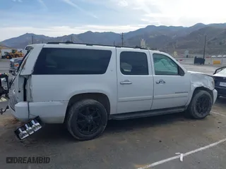2009 Chevrolet Suburban LT w/2LT with VIN 1GNFC26089R171048, listed as a IAAI auction lot 41464986 with 1 mi miles. Bid and sale history available at carsss.com. Image 13.