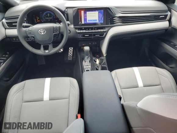 2025 Toyota Camry LE z VIN 4T1DAACK7SU131547, wystawiony jako Copart lot #59087285 z przebiegiem 884 mil mil oraz Szkoda całkowita • Salvage title. Historia ofert i sprzedaży dostępna na DreamBid. Obrazek 8.