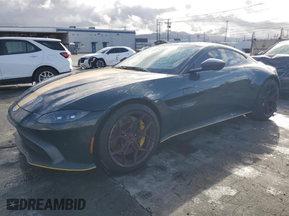 2020 Aston Martin Vantage z VIN SCFSMGAW4LGN03942, wystawiony jako Copart lot #49004855 z przebiegiem 42 583 mil mil oraz Szkody całkowita. Historia ofert i sprzedaży dostępna na DreamBid. Obrazek 1.