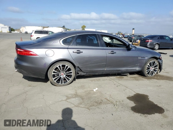 2016 Jaguar XF 35t Prestige with VIN SAJBE4BV8GCY13204, listed as a Copart auction lot 54402355 with 59,030 mi miles and Salvage Title. Bid and sale history available at carsss.com. Image 3.