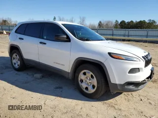 2016 Jeep Cherokee Altitude with VIN 1C4PJMAB6GW290240, listed as a Copart auction lot 88655745 with 116,645 mi miles and Salvage title. Bid and sale history available at DreamBid. Image 4.