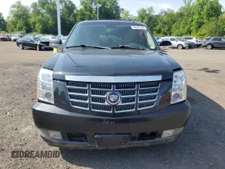 2011 Cadillac Escalade Premium z VIN 1GYS4CEF7BR164205, wystawiony jako Copart lot #59545135 z przebiegiem 168 773 mil mil oraz Czysty tytuł • Clean title. Historia ofert i sprzedaży dostępna na DreamBid. Obrazek 5.