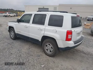 2014 Jeep Patriot Sport with VIN 1C4NJPBAXED504895, listed as a IAAI auction lot 41837883 with 272,331 mi miles. Bid and sale history available at carsss.com. Image 3.