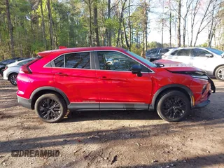 2022 Mitsubishi Eclipse Cross LE z VIN JA4ATVAA2NZ028668, wystawiony jako IAAI lot #42002943 z przebiegiem 77 067 mil mil oraz . Historia ofert i sprzedaży dostępna na DreamBid. Obrazek 13.