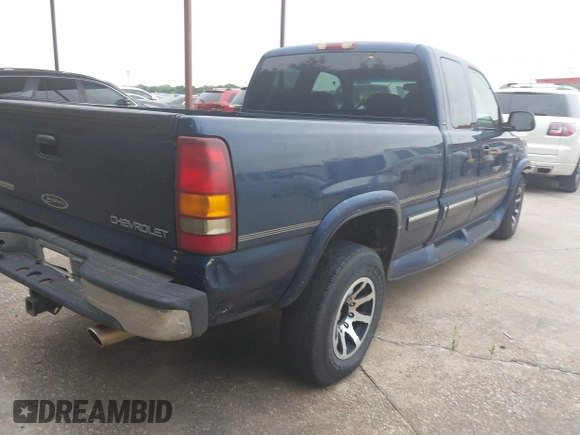 2000 Chevrolet Silverado 2500 LS z VIN 1GCFC29U5YE259603, wystawiony jako IAAI lot #42426550 z przebiegiem 229 438 mil mil oraz . Historia ofert i sprzedaży dostępna na DreamBid. Obrazek 4.