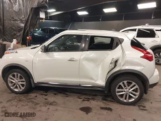2011 Nissan Juke SV with VIN JN8AF5MR6BT010692, listed as a IAAI auction lot 41297664 with 128,161 mi miles. Bid and sale history available at carsss.com. Image 14.