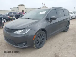 2020 Chrysler Pacifica Touring L with VIN 2C4RC1BG6LR247919, listed as a IAAI auction lot 41930508 with 66,952 mi miles and . Bid and sale history available at DreamBid. Image 17.