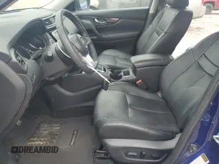2018 Nissan Rogue SV z VIN 5N1AT2MV8JC852721, wystawiony jako Copart lot #58755385 z przebiegiem 69 454 mil mil oraz Szkoda całkowita • Salvage title. Historia ofert i sprzedaży dostępna na DreamBid. Obrazek 7.