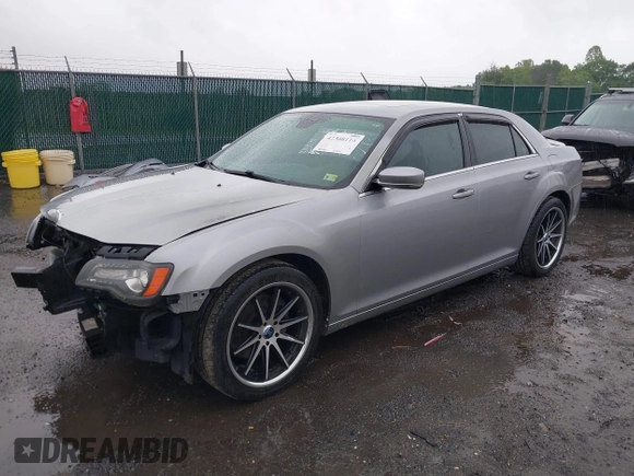 2013 Chrysler 300 S z VIN 2C3CCABT5DH660784, wystawiony jako IAAI lot #42308116 z przebiegiem 150 587 mil mil oraz . Historia ofert i sprzedaży dostępna na DreamBid. Obrazek 2.