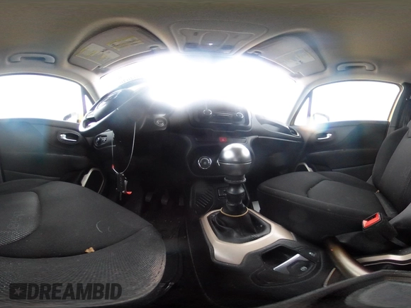 2015 Jeep Renegade Latitude with VIN ZACCJABH0FPB68514, listed as a IAAI auction lot 41904030 with 72,650 mi miles. Bid and sale history available at carsss.com. Image 18.