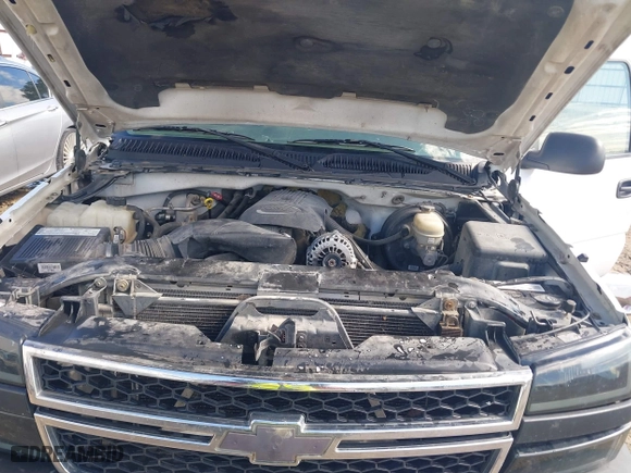 2006 Chevrolet Silverado 1500 Work Truck with VIN 1GCEC14V16E144581, listed as a IAAI auction lot 41368021 with 268,321 mi miles. Bid and sale history available at carsss.com. Image 10.