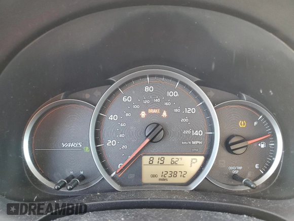 2012 Toyota Yaris L z VIN JTDKTUD32CD507510, wystawiony jako Copart lot #58441335 z przebiegiem 123 872 mil mil oraz Szkoda całkowita • Salvage title. Historia ofert i sprzedaży dostępna na DreamBid. Obrazek 9.