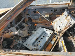 1975 Oldsmobile Cutlass z VIN 3J57K5M184289, wystawiony jako Copart lot #75477924 z przebiegiem Nie podano mil oraz Nie do naprawy. Historia ofert i sprzedaży dostępna na DreamBid. Obrazek 7.