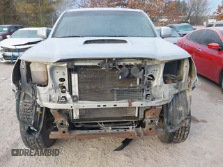 2006 Toyota Tacoma with VIN 5TEUU42N26Z238253, listed as a IAAI auction lot 41249690 with 226,094 mi miles. Bid and sale history available at carsss.com. Image 13.