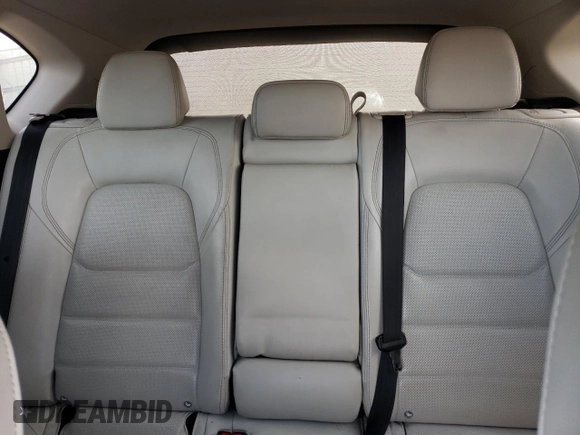 2018 Mazda CX-5 Grand Touring z VIN JM3KFBDM4J0300519, wystawiony jako Copart lot #51548745 z przebiegiem 102 853 mil mil oraz Szkoda całkowita • Salvage title. Historia ofert i sprzedaży dostępna na DreamBid. Obrazek 10.