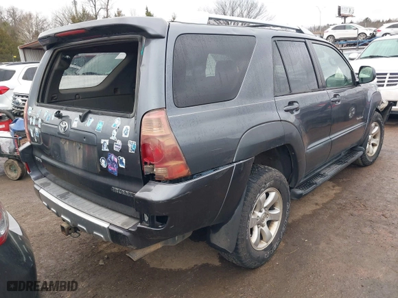 2005 Toyota 4Runner SR5 with VIN JTEZU14R258025609, listed as a IAAI auction lot 41492535 with 111,058 mi miles. Bid and sale history available at carsss.com. Image 4.
