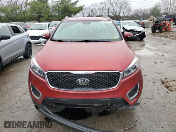 2017 Kia Sorento LX z VIN 5XYPGDA37HG328452, wystawiony jako Copart lot #83803644 z przebiegiem 133 518 mil mil oraz Szkoda całkowita • Salvage title. Historia ofert i sprzedaży dostępna na DreamBid. Obrazek 5.