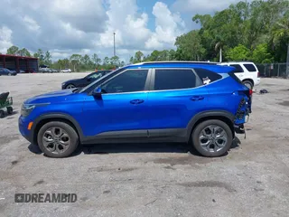 2024 Kia Seltos S z VIN KNDEU2AA1R7615223, wystawiony jako IAAI lot #42351224 z przebiegiem 27 375 mil mil oraz . Historia ofert i sprzedaży dostępna na DreamBid. Obrazek 15.