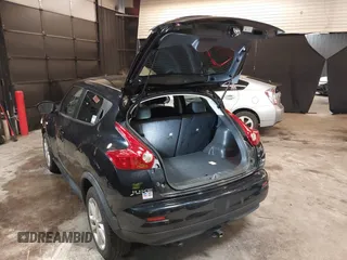 2013 Nissan Juke SL z VIN JN8AF5MV0DT215912, wystawiony jako IAAI lot #42281543 z przebiegiem 154 119 mil mil oraz . Historia ofert i sprzedaży dostępna na DreamBid. Obrazek 3.