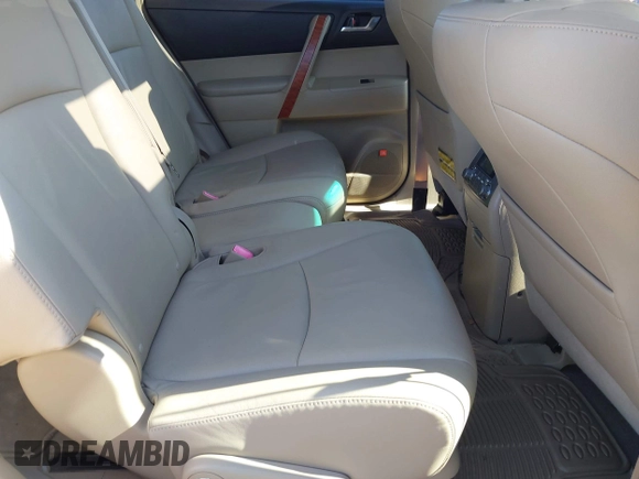 2009 Toyota Highlander Limited with VIN JTEES42A392125701, listed as a IAAI auction lot 42551353 with 78,787 mi miles and . Bid and sale history available at DreamBid. Image 8.