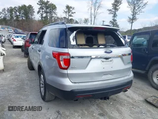 2017 Ford Explorer z VIN 1FM5K7B8XHGC37329, wystawiony jako IAAI lot #41607411 z przebiegiem 184 451 mil mil oraz . Historia ofert i sprzedaży dostępna na DreamBid. Obrazek 3.