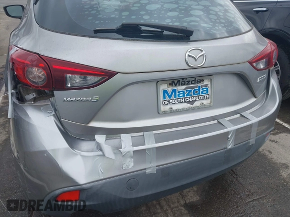 2014 Mazda 3 i Grand Touring z VIN 3MZBM1M73EM110150, wystawiony jako IAAI lot #42260717 z przebiegiem 104 240 mil mil oraz . Historia ofert i sprzedaży dostępna na DreamBid. Obrazek 17.
