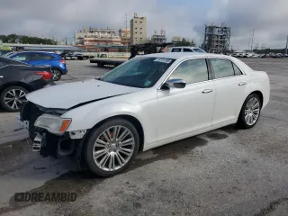 2013 Chrysler 300 C z VIN 2C3CCAET9DH713384, wystawiony jako Copart lot #53731205 z przebiegiem 116 593 mil mil oraz Szkoda całkowita • Salvage title. Historia ofert i sprzedaży dostępna na DreamBid. Obrazek 1.