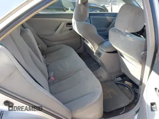 2007 Toyota Camry CE z VIN 4T1BE46K47U608855, wystawiony jako IAAI lot #41885013 z przebiegiem 217 484 mil mil oraz . Historia ofert i sprzedaży dostępna na DreamBid. Obrazek 8.