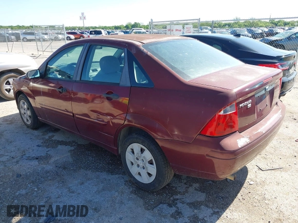 2007 Ford Focus S with VIN 1FAFP34N77W297780, listed as a IAAI auction lot 42074788 with 153,441 mi miles and . Bid and sale history available at carsss.com. Image 3.