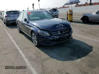 2018 Mercedes-Benz C 300 z VIN 55SWF4JB2JU264063, wystawiony jako Copart lot #55316235 z przebiegiem Nie podano mil oraz Szkoda całkowita • Salvage title. Historia ofert i sprzedaży dostępna na DreamBid. Obrazek 13.