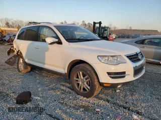 2009 Volkswagen Touareg VR6 z VIN WVGBE77L79D017480, wystawiony jako Copart lot #89344415 z przebiegiem 54 232 mil mil oraz Szkoda całkowita • Salvage title. Historia ofert i sprzedaży dostępna na DreamBid. Obrazek 4.