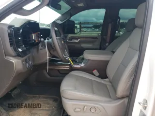 2024 Chevrolet Silverado 3500HD LT z VIN 1GC4YTEY7RF281802, wystawiony jako Copart lot #58908595 z przebiegiem 11 656 mil mil oraz Tytuł czysty. Historia ofert i sprzedaży dostępna na DreamBid. Obrazek 7.