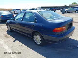 1994 Honda Civic z VIN 1HGEG8650RL029482, wystawiony jako IAAI lot #42268680 z przebiegiem 121 988 mil mil oraz . Historia ofert i sprzedaży dostępna na DreamBid. Obrazek 3.