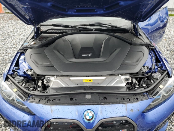 2024 BMW i4 M50 z VIN WBY33AW00RFS45178, wystawiony jako Copart lot #46379085 z przebiegiem Nie podano mil oraz Nie do naprawy • Non repairable. Historia ofert i sprzedaży dostępna na DreamBid. Obrazek 12.