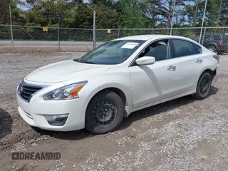 2014 Nissan Altima SV with VIN 1N4AL3AP4EN369324, listed as a IAAI auction lot 41919810 with 199,873 mi miles and . Bid and sale history available at carsss.com. Image 2.