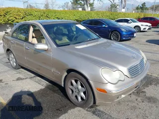 2003 Mercedes-Benz C 320 с VIN WDBRF64JX3F356161, выставлен на аукционе IAAI как лот 41847898 с пробегом 154 973 миль миль и . История ставок и продаж доступна на DreamBid. Изображение 1.