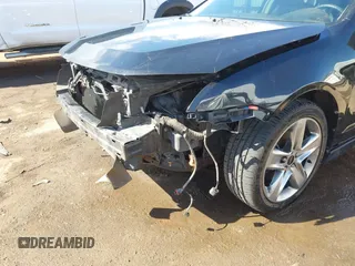 2010 Ford Fusion SPORT with VIN 3FAHP0DC9AR331041, listed as a IAAI auction lot 41876028 with 206,021 mi miles. Bid and sale history available at carsss.com. Image 6.