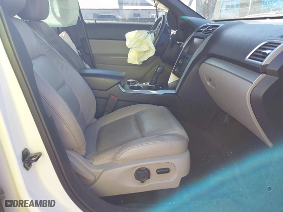 2014 Ford Explorer XLT with VIN 1FM5K8D89EGA68175, listed as a IAAI auction lot 41664241 with 1 mi miles. Bid and sale history available at carsss.com. Image 5.