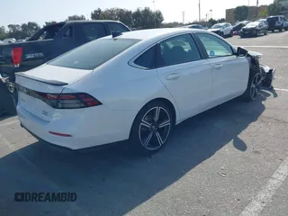 2025 Honda Accord Sport z VIN 1HGCY2F56SA014004, wystawiony jako IAAI lot #41916584 z przebiegiem 1 060 mil mil oraz . Historia ofert i sprzedaży dostępna na DreamBid. Obrazek 4.