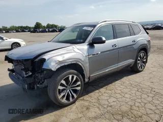 2021 Volkswagen Atlas SEL Premium R-Line with VIN 1V2FR2CA5MC541449, listed as a Copart auction lot 62304135 with 58,269 mi miles and Salvage title. Bid and sale history available at DreamBid. Image 1.