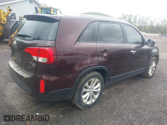 2015 Kia Sorento EX with VIN 5XYKU4A73FG564177, listed as a IAAI auction lot 42214479 with 133,093 mi miles and . Bid and sale history available at carsss.com. Image 4.
