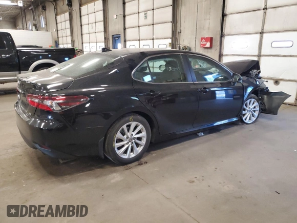 2023 Toyota Camry LE z VIN 4T1R11AK3PU776521, wystawiony jako Copart lot #55927255 z przebiegiem 50 323 mil mil oraz Szkoda całkowita • Salvage title. Historia ofert i sprzedaży dostępna na DreamBid. Obrazek 3.