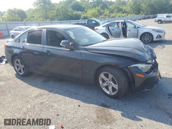 2014 BMW 3 Series 328i xDrive z VIN WBA3B5C59EF959006, wystawiony jako Copart lot #62296025 z przebiegiem Nie podano mil oraz Szkoda całkowita • Salvage title. Historia ofert i sprzedaży dostępna na DreamBid. Obrazek 4.