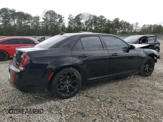 2019 Chrysler 300 S z VIN 2C3CCABG1KH577854, wystawiony jako Copart lot #47321705 z przebiegiem 112 511 mil mil oraz Szkoda całkowita • Salvage title. Historia ofert i sprzedaży dostępna na DreamBid. Obrazek 3.