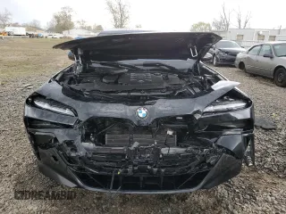 2023 BMW 7 Series 760i xDrive z VIN WBA33EJ00PCN22844, wystawiony jako Copart lot #47790414 z przebiegiem Nie podano mil oraz Szkoda całkowita • Salvage title. Historia ofert i sprzedaży dostępna na DreamBid. Obrazek 5.