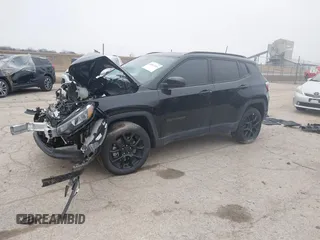 2024 Jeep Compass Latitude with VIN 3C4NJDBN7RT142526, listed as a IAAI auction lot 41512464 with 5,429 mi miles. Bid and sale history available at carsss.com. Image 18.